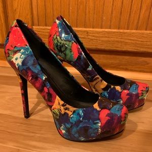 Steve Madden Nala Floral 5.25” platform heels